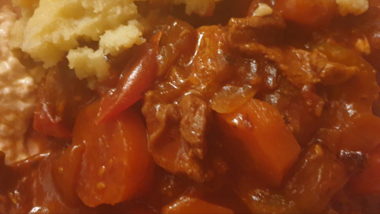 Spicy Beef and tomato stew with paprika